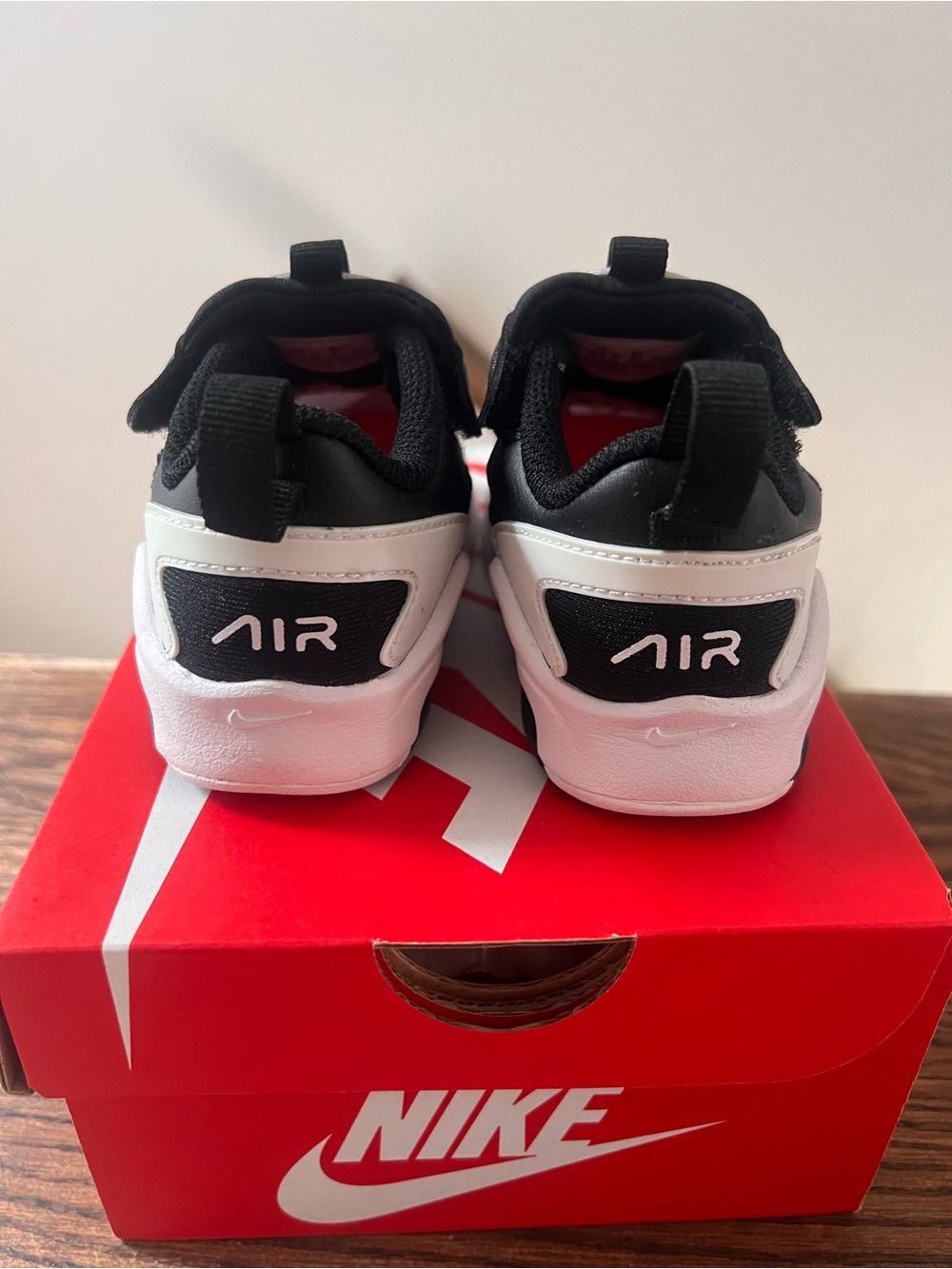 Toddler Nike Air Maxx Bolt - Picture 4 of 6